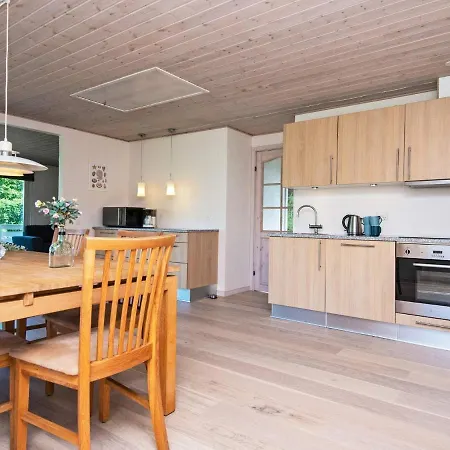 4 Person In B Rkop Feriehus *